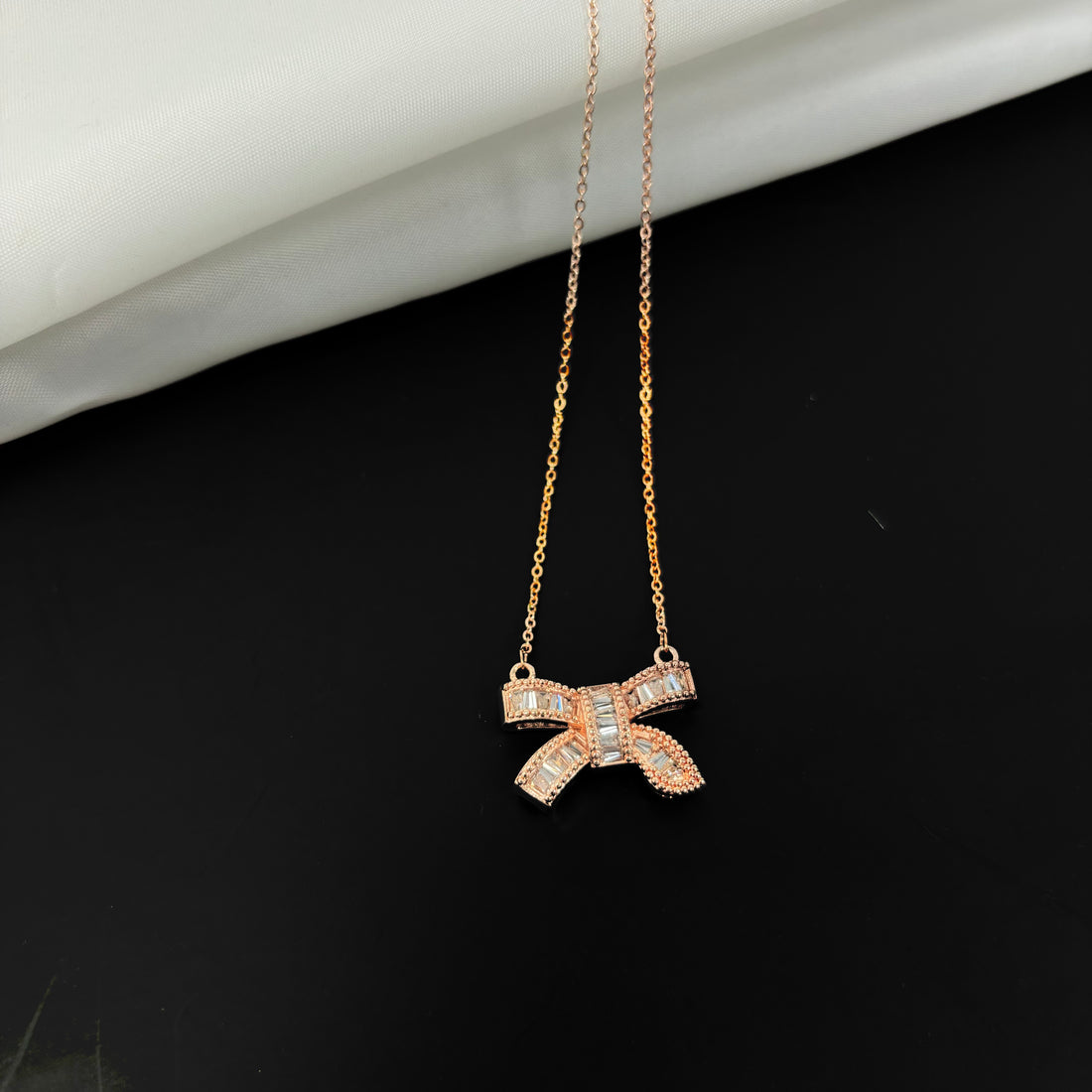 Women's Anti Tarnish Rosegold Bow Necklace