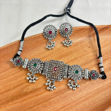 Oxidized Stone-Studded Women's Stylish Choker Set